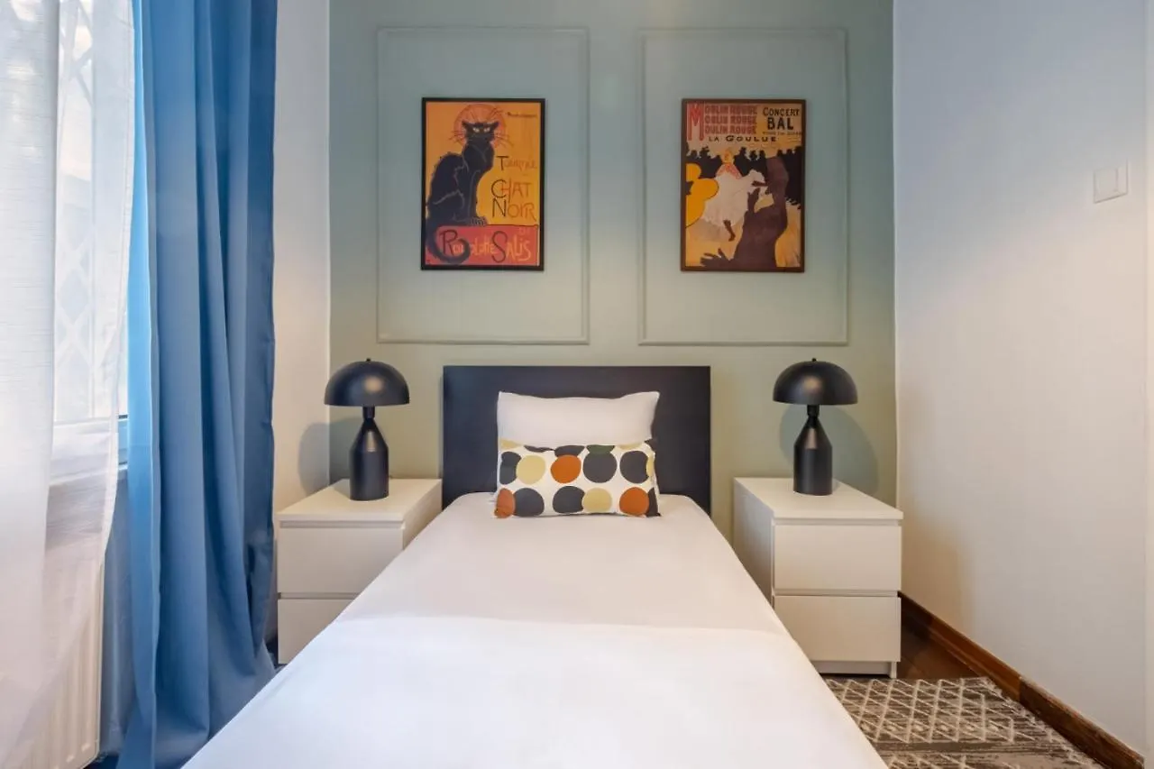 Apartment With Balcony Close To Taksim In Cihangir Istanbul Turkiet