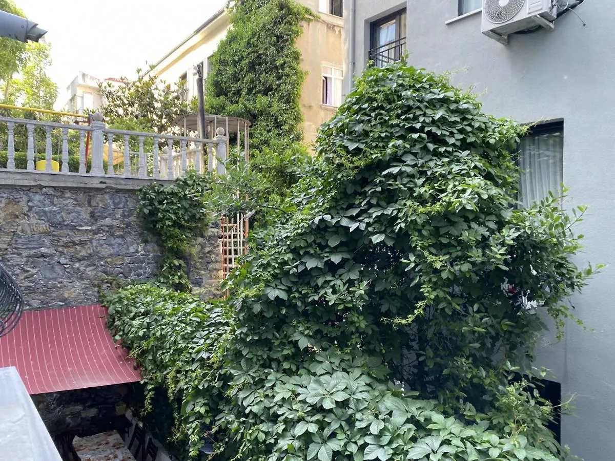 Apartment With Balcony Close To Taksim In Cihangir Istanbul